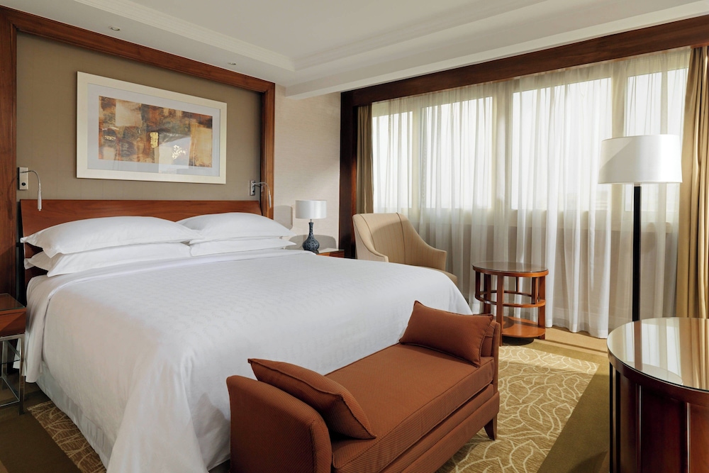 Room at Sheraton Cairo Hotel & Casino, GIZA