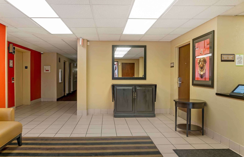 Extended Stay America - Detroit - Madison Heights 6/53