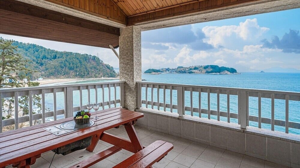 Geoje White O Pension 24/50