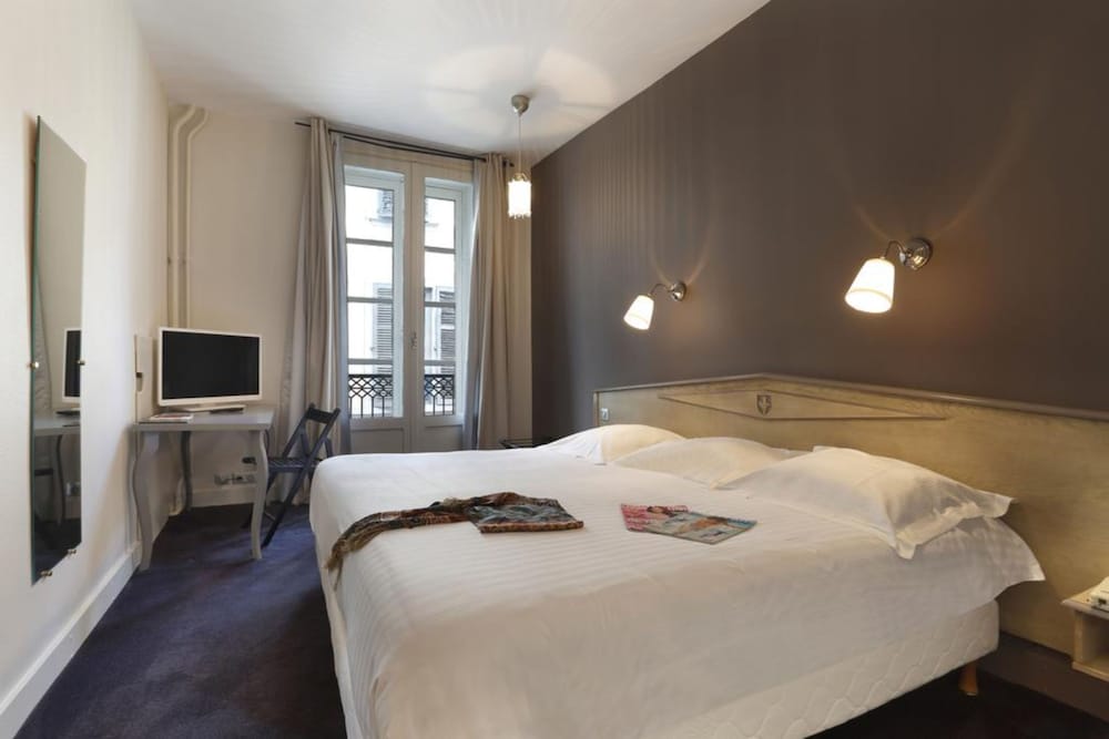 Inter Hotel Le Roncevaux 24/30
