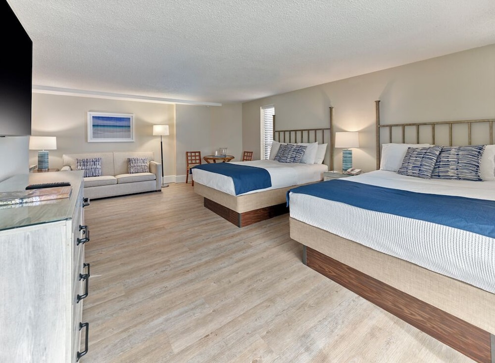 Room, 2 Queen Beds, Ocean Front, Sofa