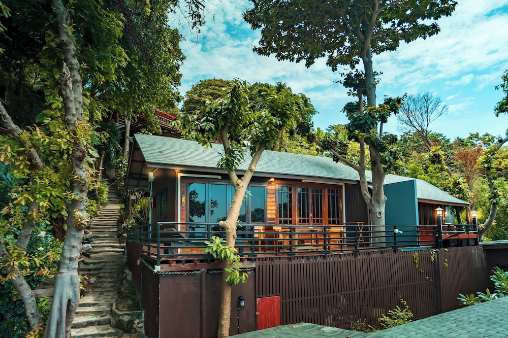 Taatoh Seaview Resort 3/50