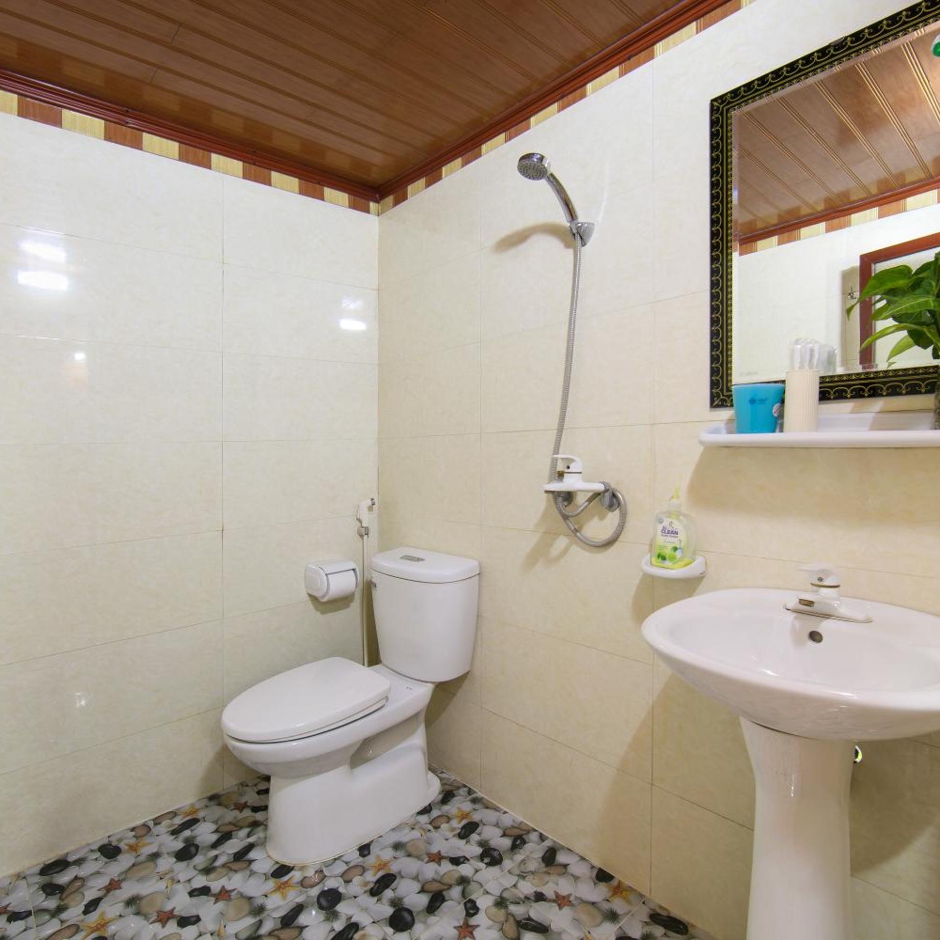 Long Phuong Homestay 53/55