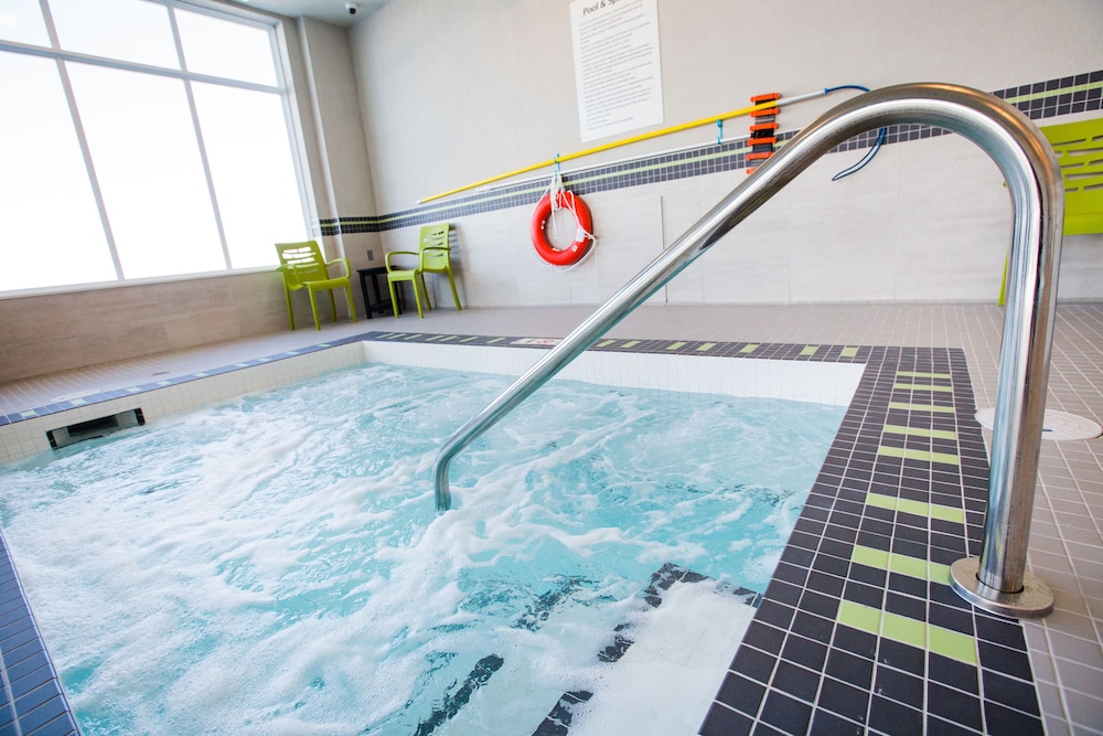 swimming pool spa