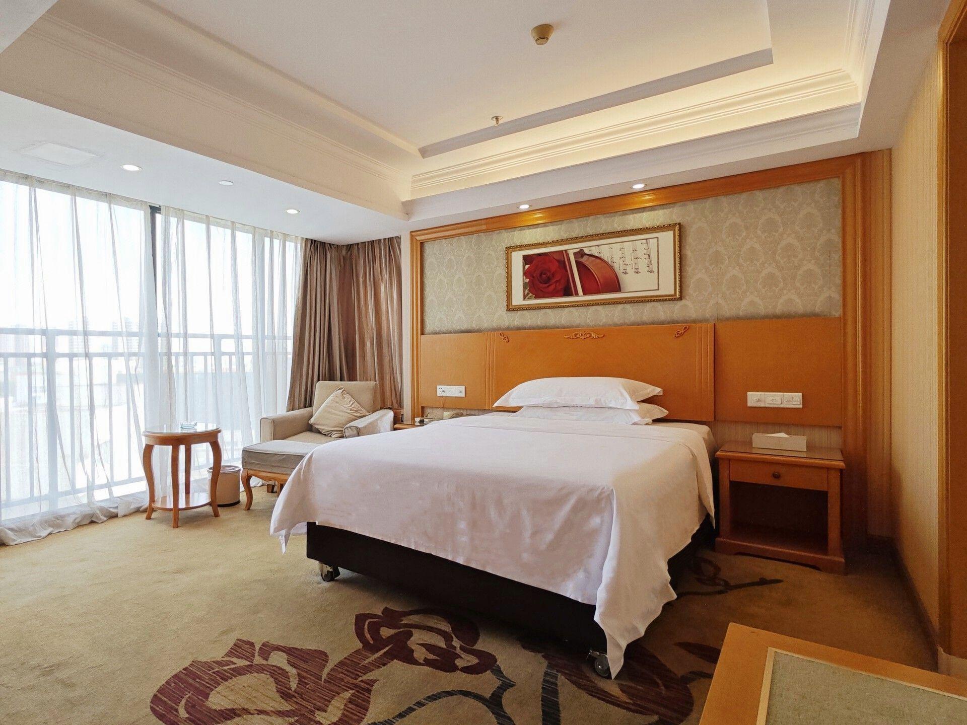 Vienna International Hotel (Zhongshan Torch Development Zone) 25/39