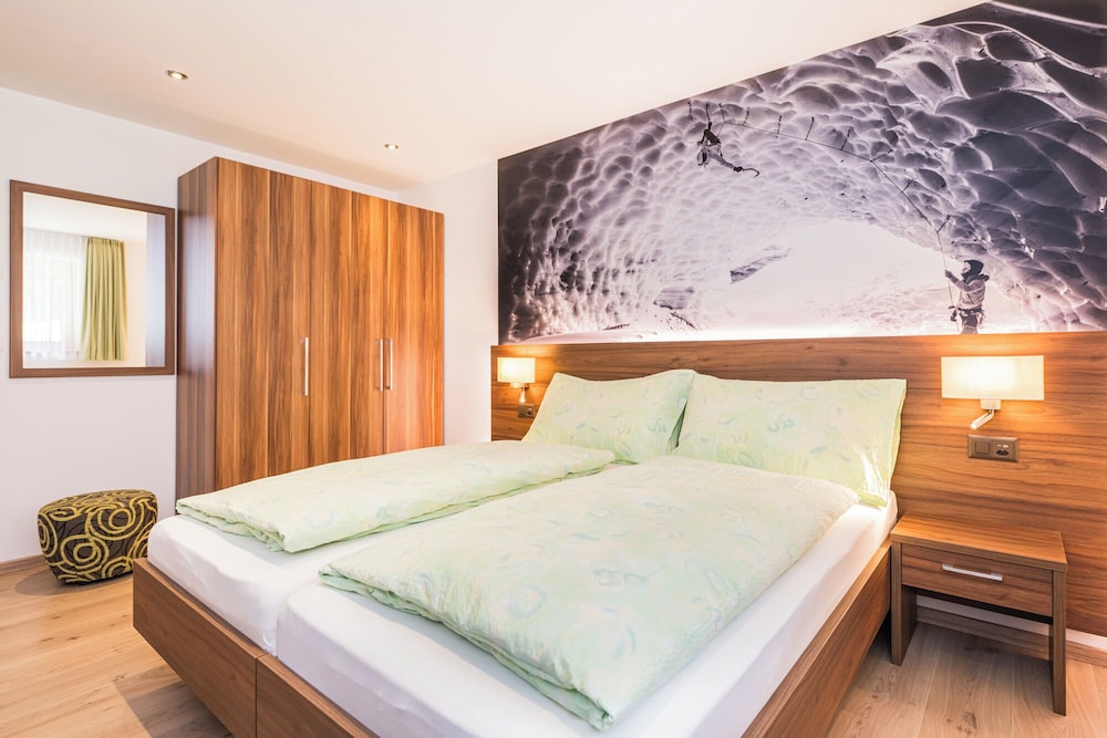 3 Bedrooms, Apartment, 3 Double Beds, Mountain View, Kitchen