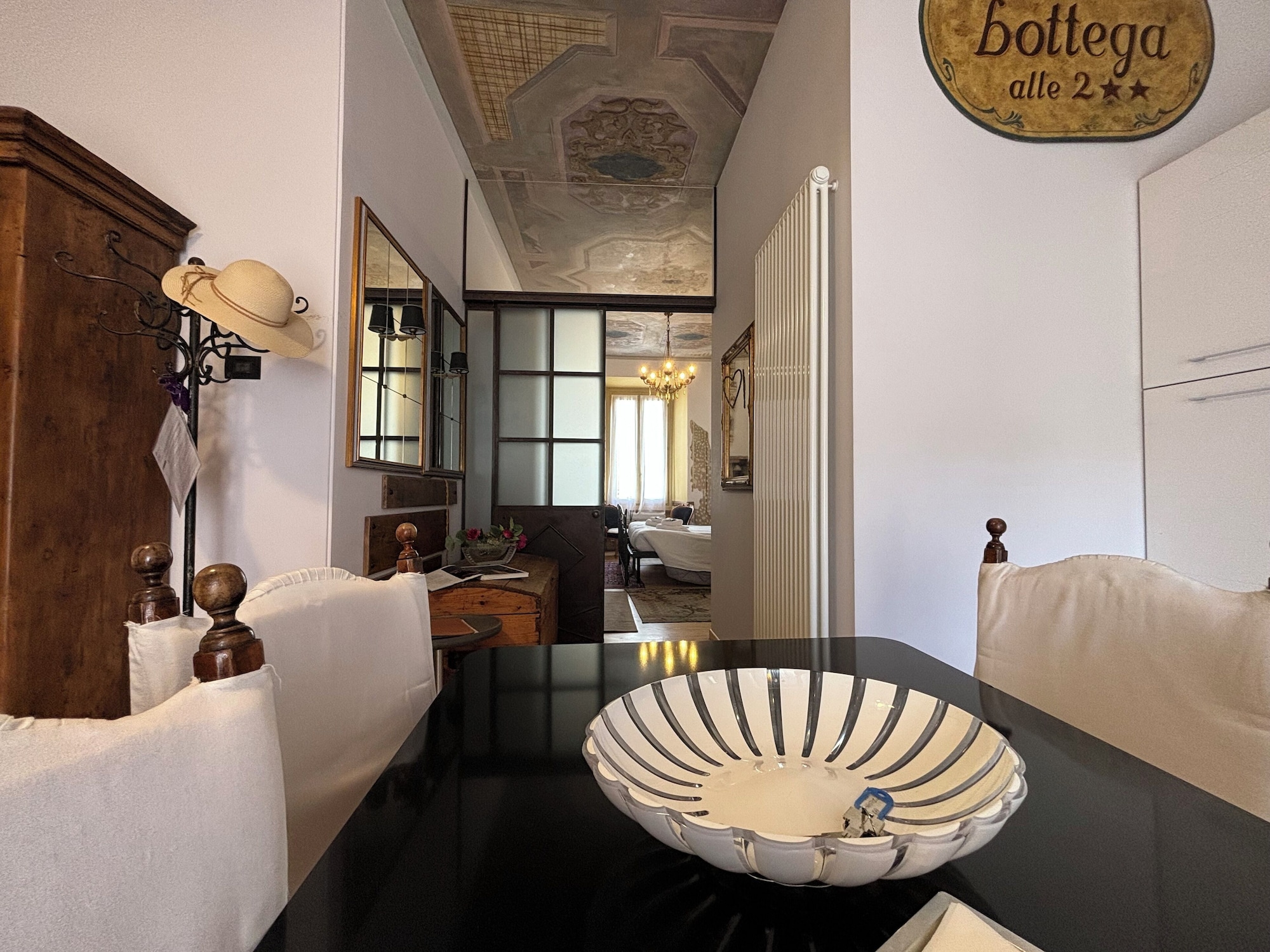 Apartment, House, Queen Bed, 2 Sofa, Kitchenette، Verona Journeys 6/10