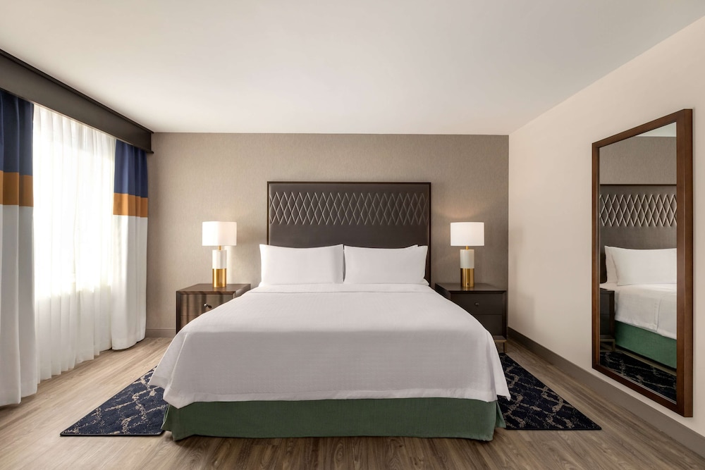 STUDIO, KING BED, ACCESSIBLE