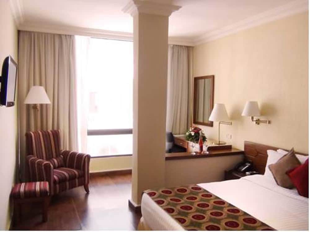 Orient Prince Hotel 26/55