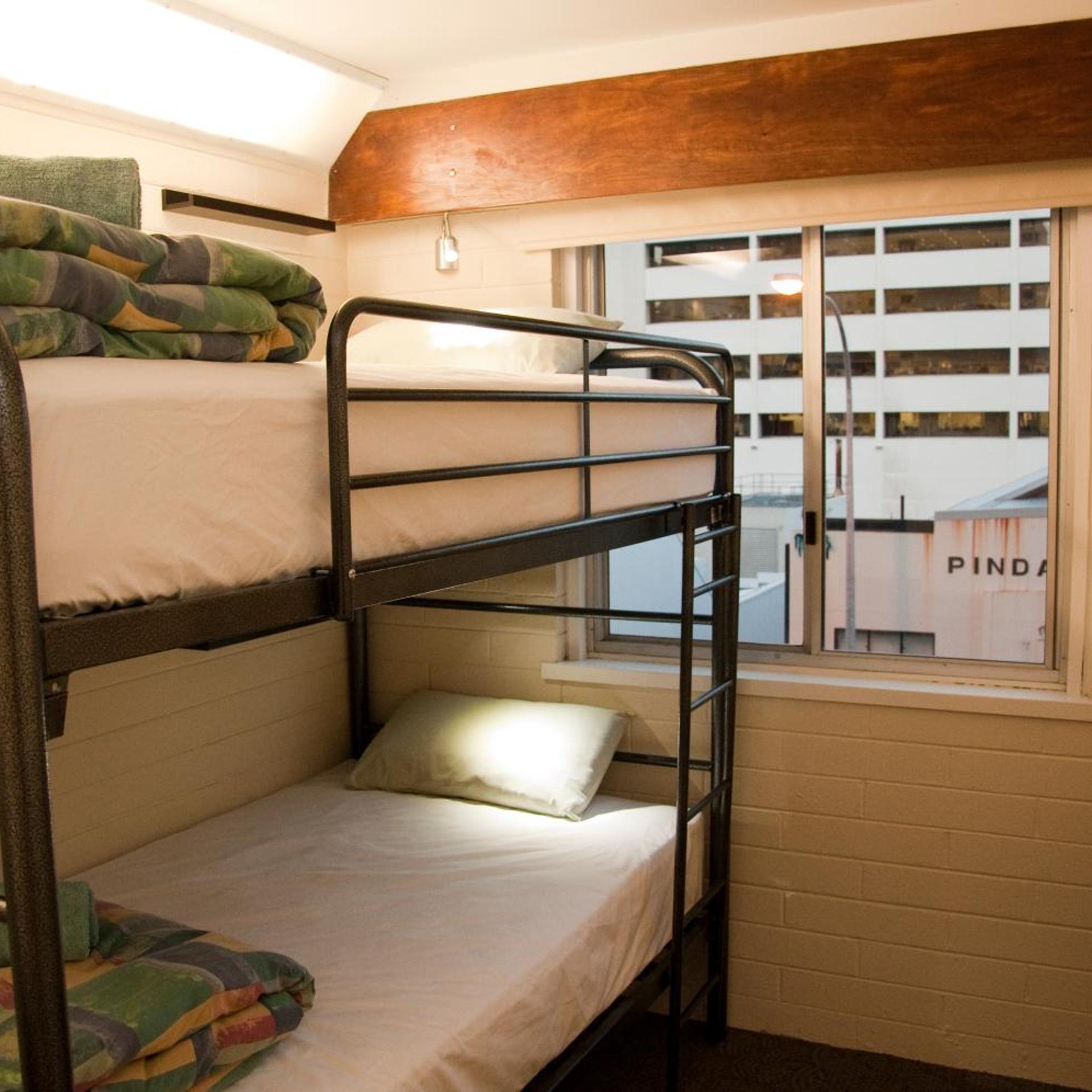 Kangaroo Inn 15/50