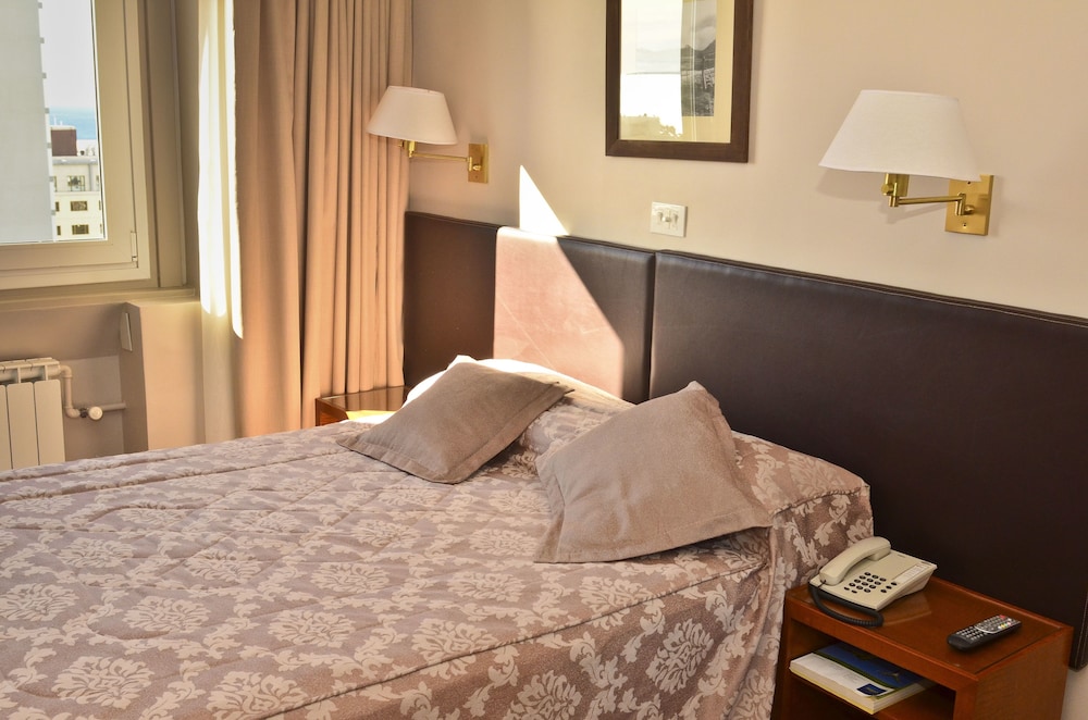 Comodoro Hotel 7/19