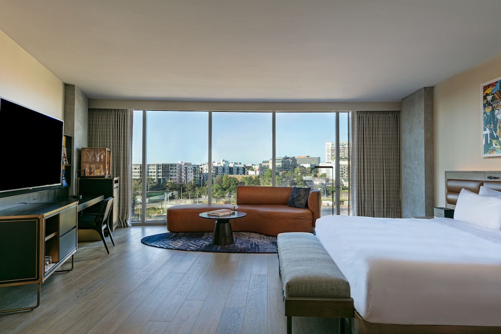 1 BEDROOM, STUDIO, SUITE, CITY VIEW