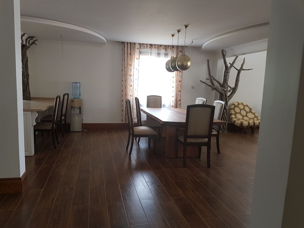 Queens Chateau Boutique Villa 27/50