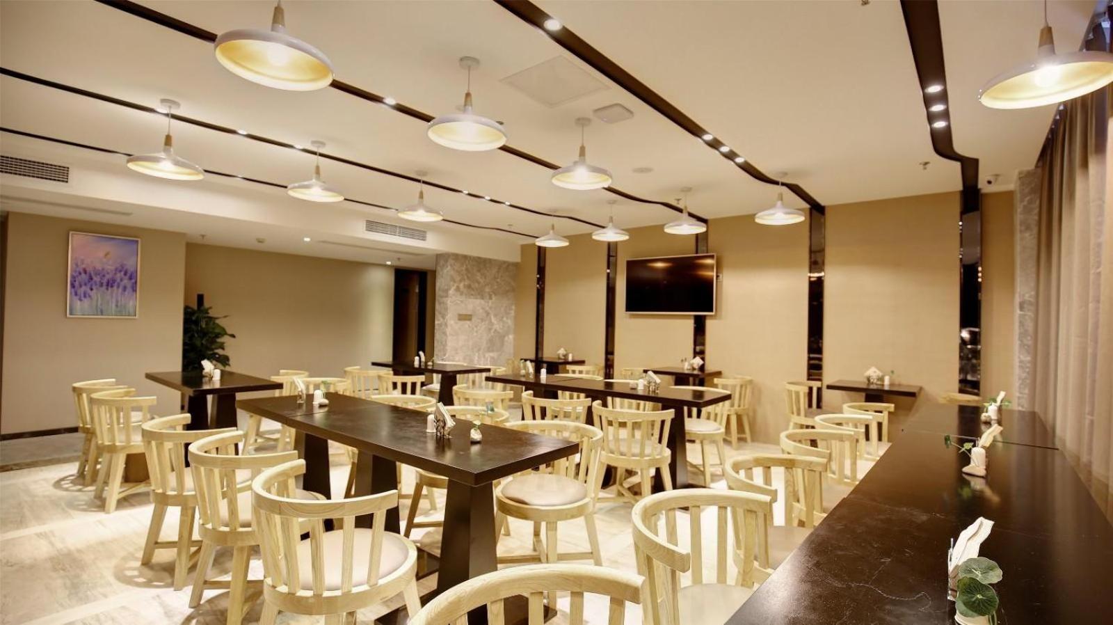 Lavande Hotel (Chengdu Dafeng Shixi Park Metro Station) 38/39