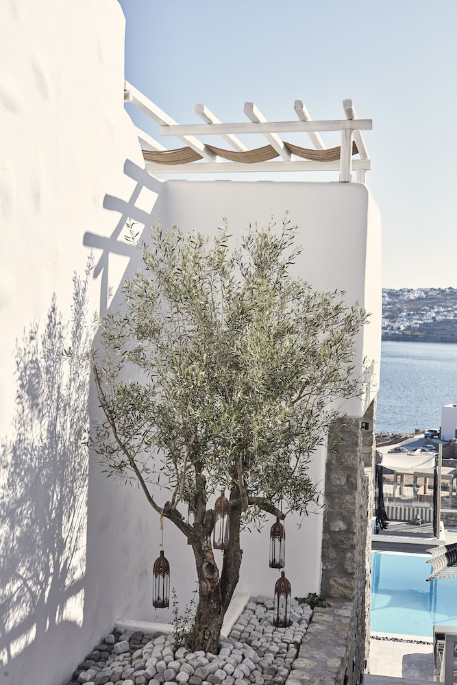 Mykonos No5 Suites and Villas 38/40