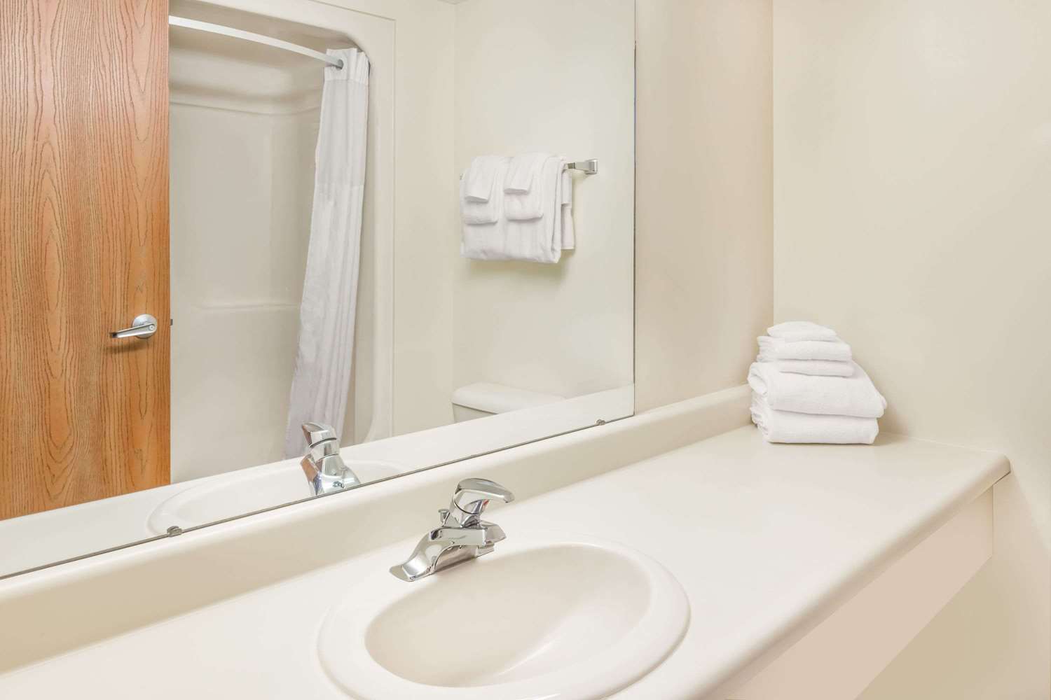 Days Inn By Wyndham Alpena 27/28