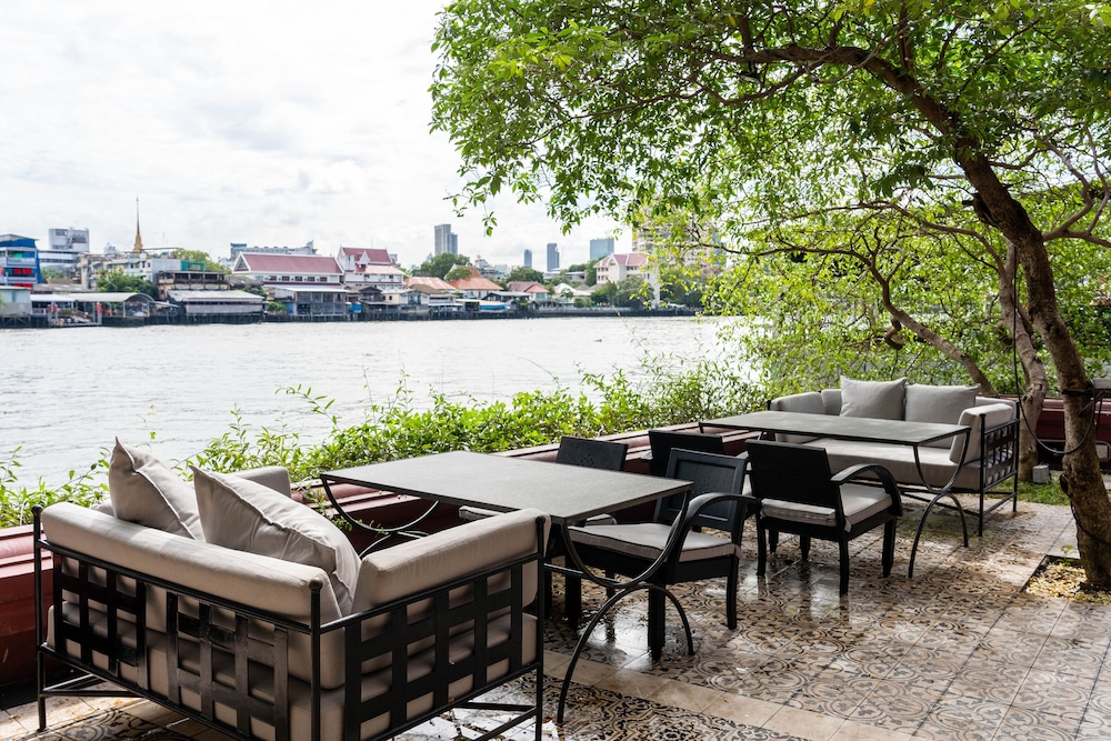 Amdaeng Bangkok Riverside Hotel 61/75