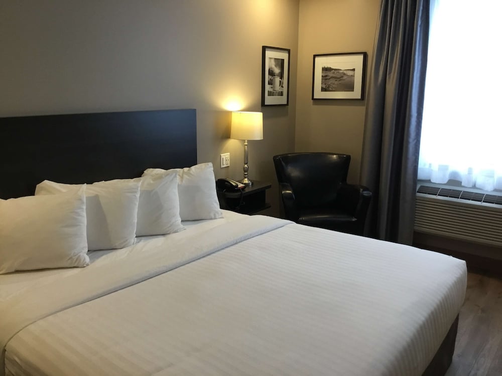 Villa Inn and Suites, SureStay Collection By Best Western 16/54