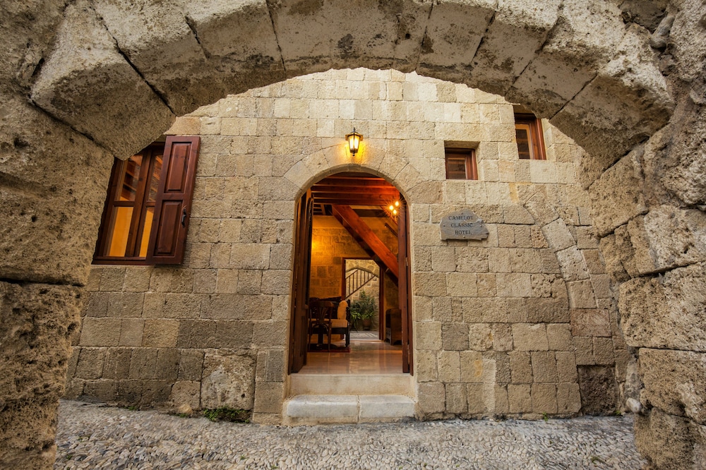 Camelot Traditional And Classic Hotel 23/56