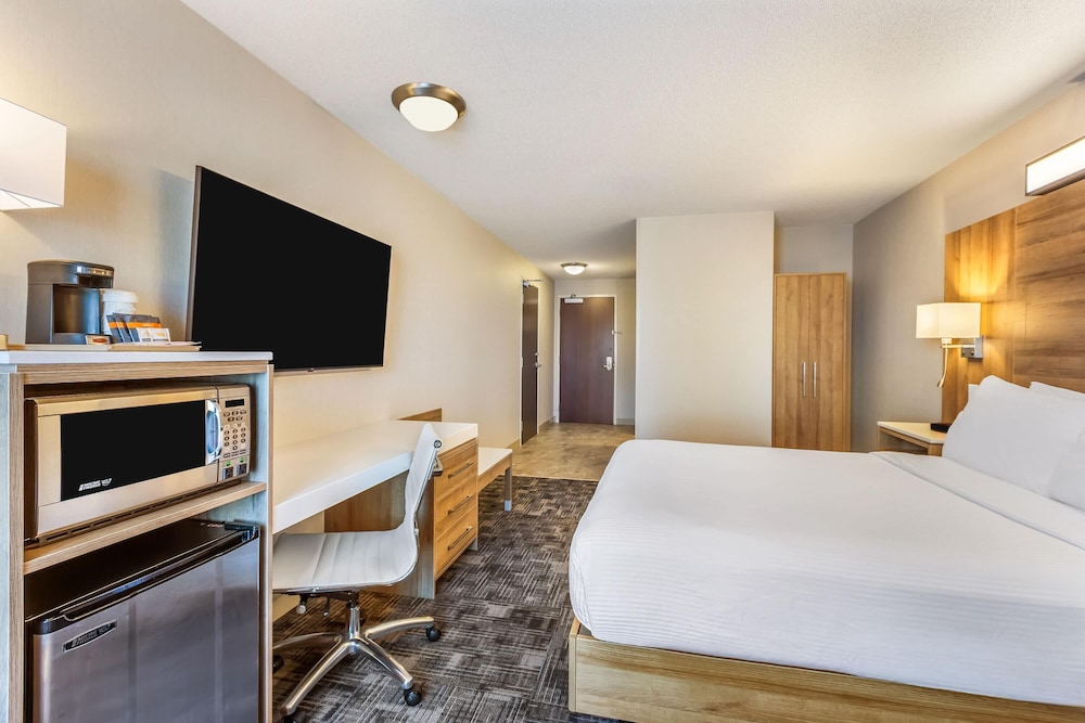 Standard, Queen Bed, Accessible