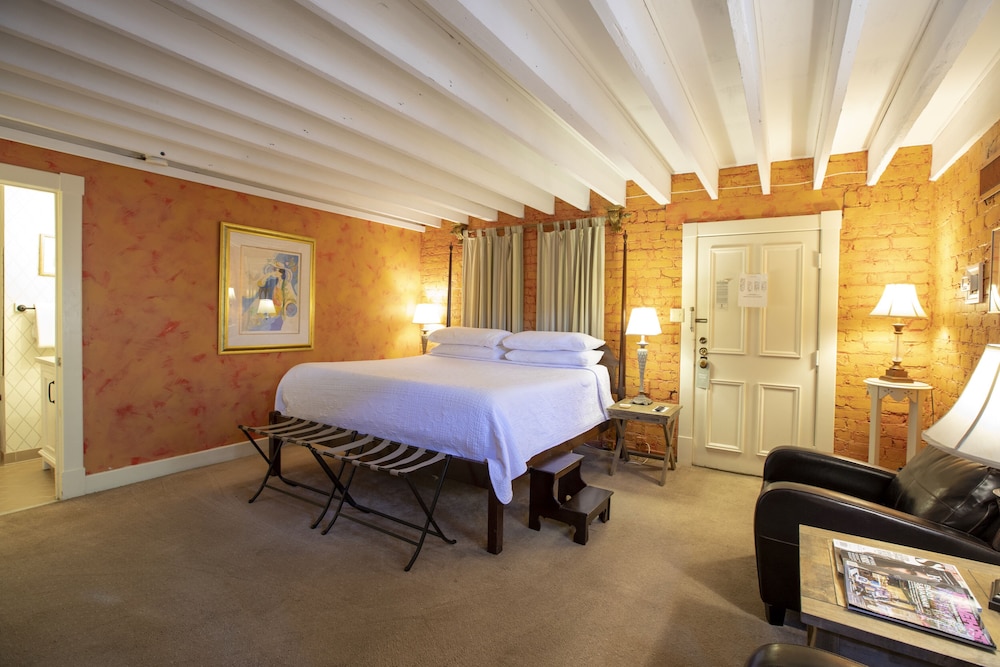 Foley House Inn 23/75