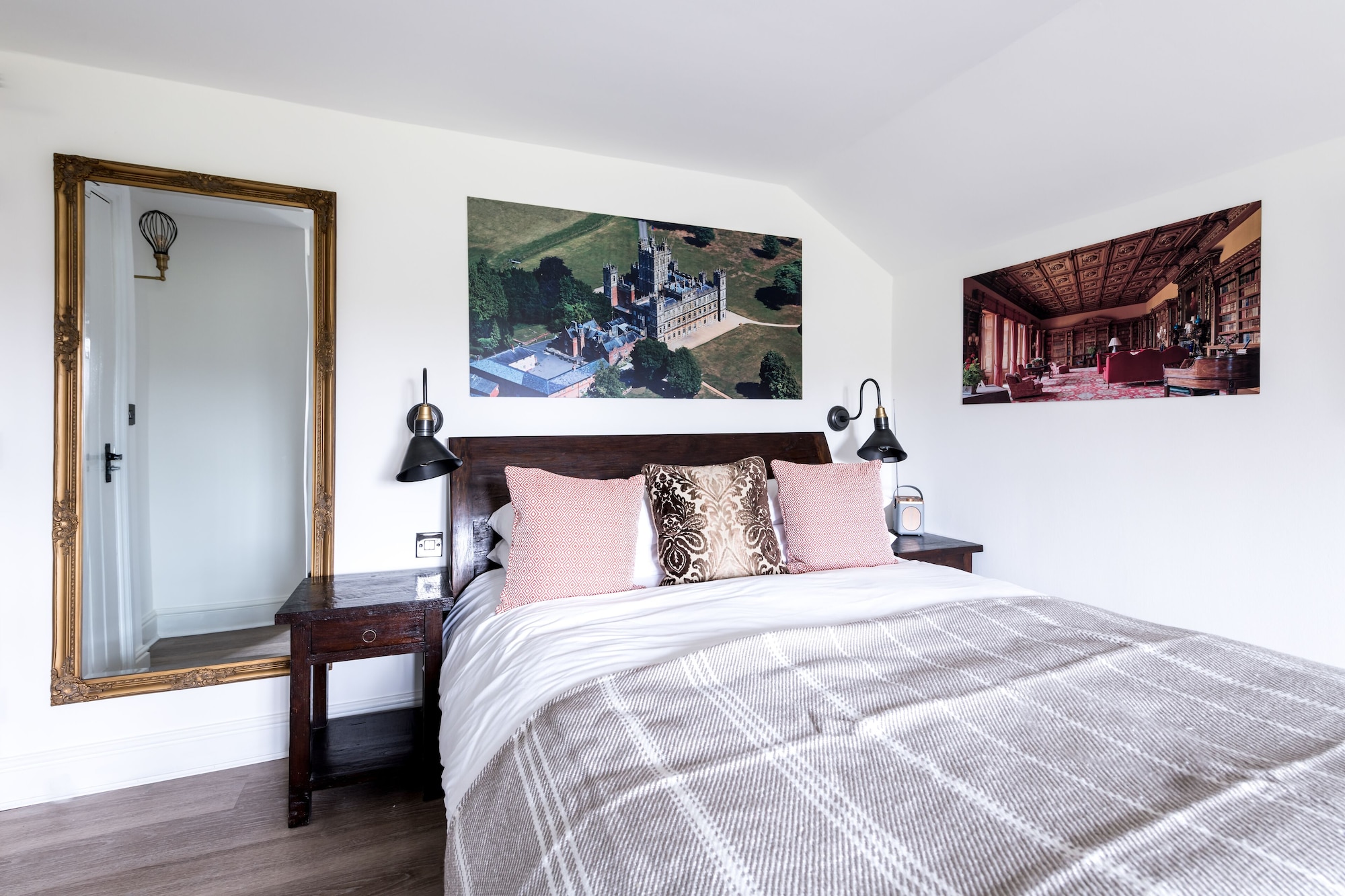 Comfy, Queen Bed