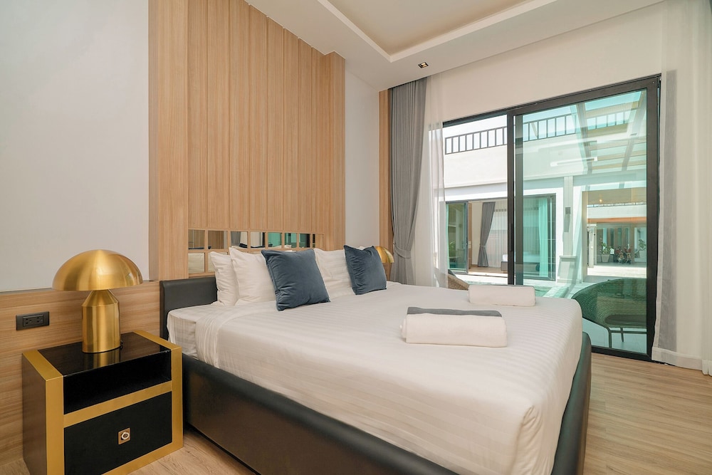 4 Bedrooms, Pool, Central, Deluxe, Villa, 4 King Beds
