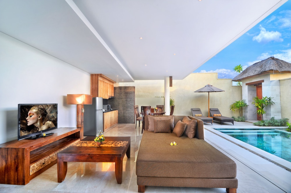 Mahagiri Villa And Spa Dreamland 51/71