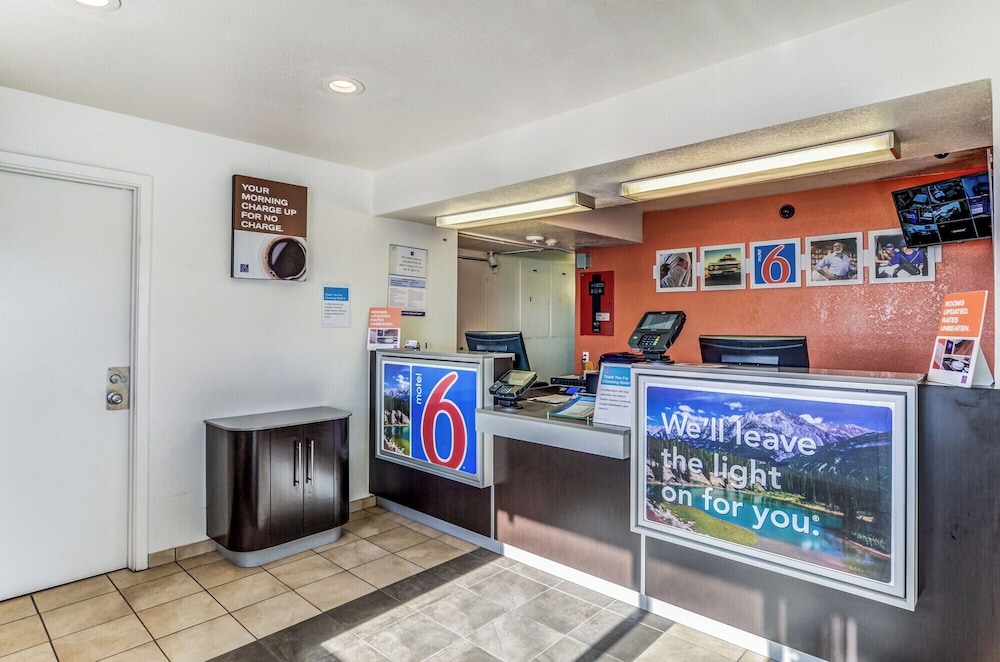 Motel 6 Atlanta Smyrna / Ballpark 8/60