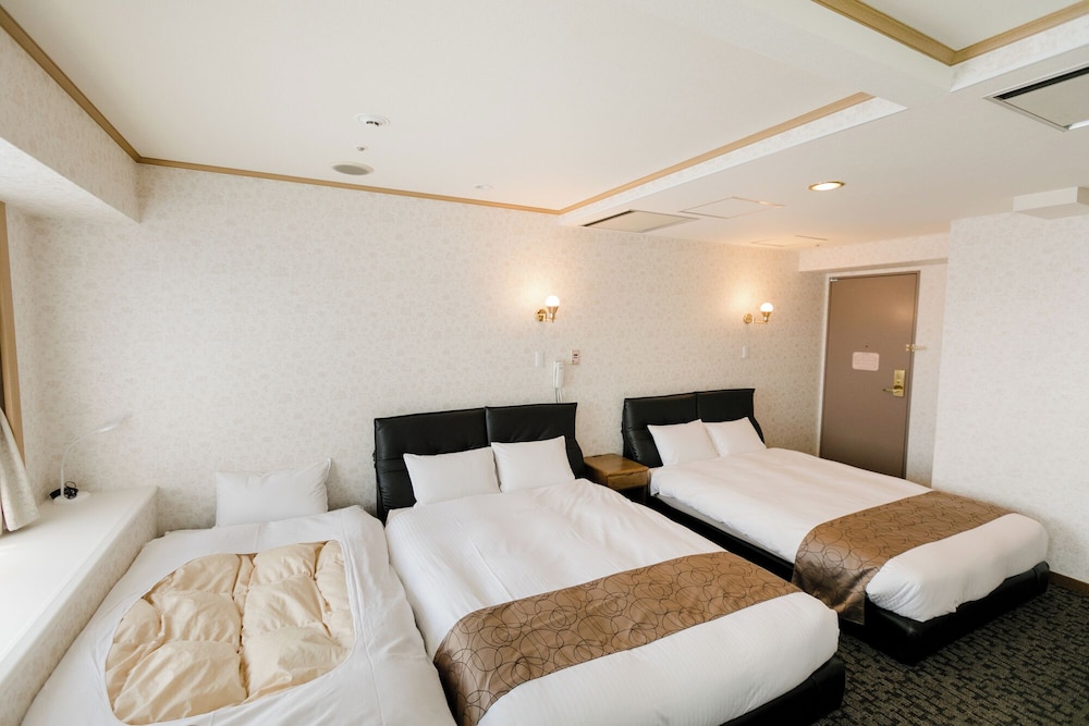 U Community Hotel 9/50