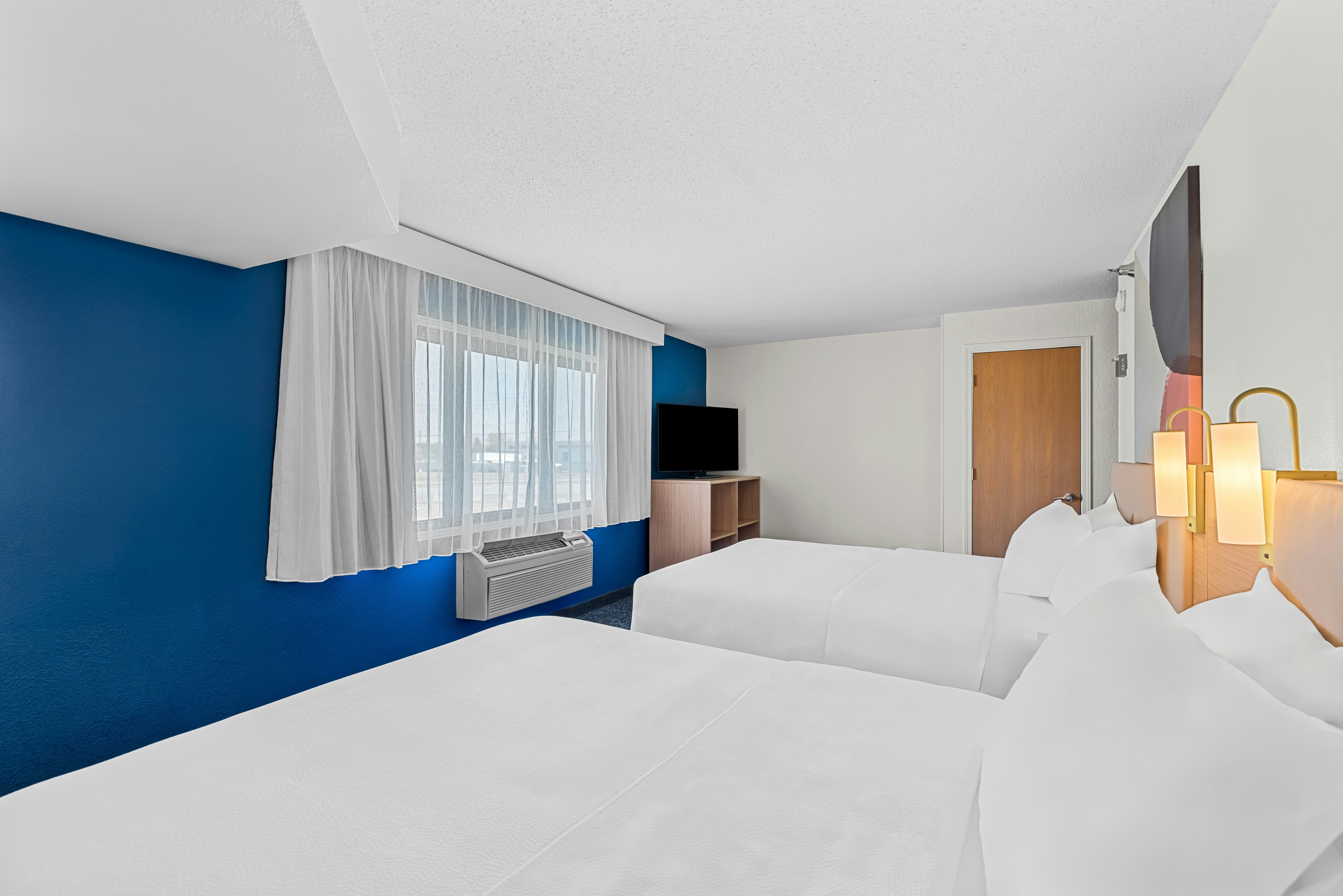 Suite, 2 Queen Beds, Accessible