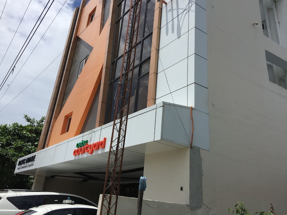 Cebu Courtyard 2/35