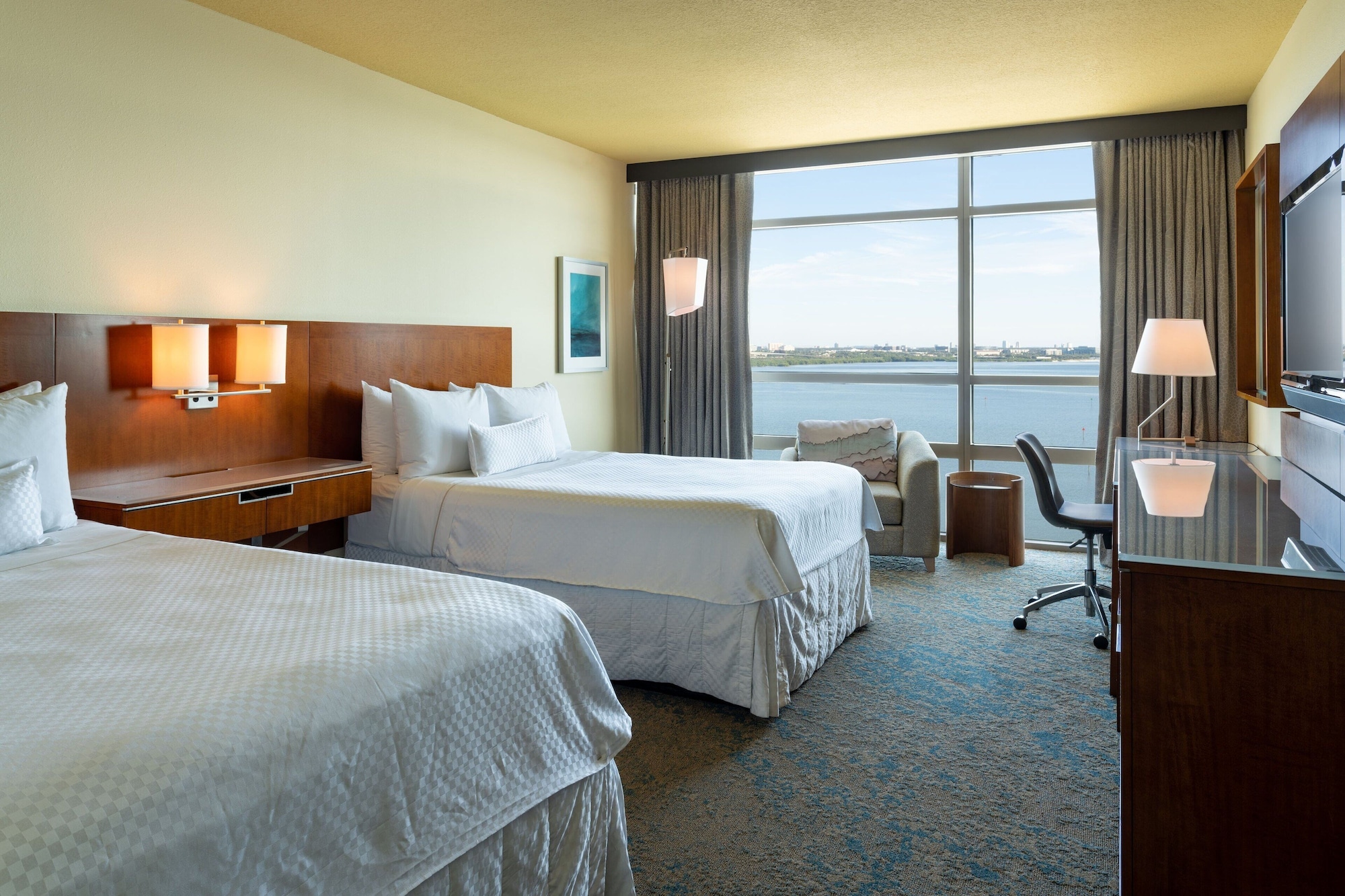 Deluxe, 2 Queen Beds, Bay View