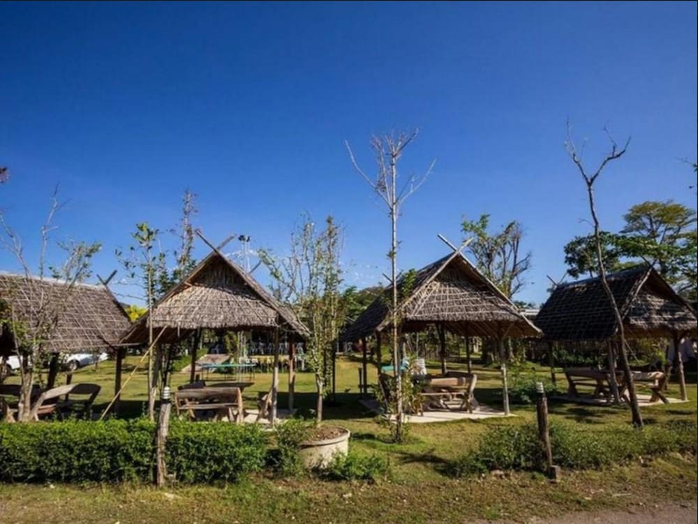 Lumphachi Lakehill Resort 33/36