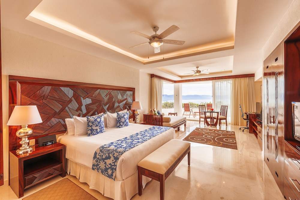 GRAND, JUNIOR SUITE, OCEAN VIEW