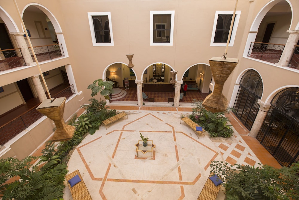 Hotel Merida 45/70