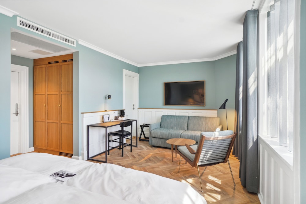 جناح جونيور بسرير كينج، Hotel Kong Arthur 6/10