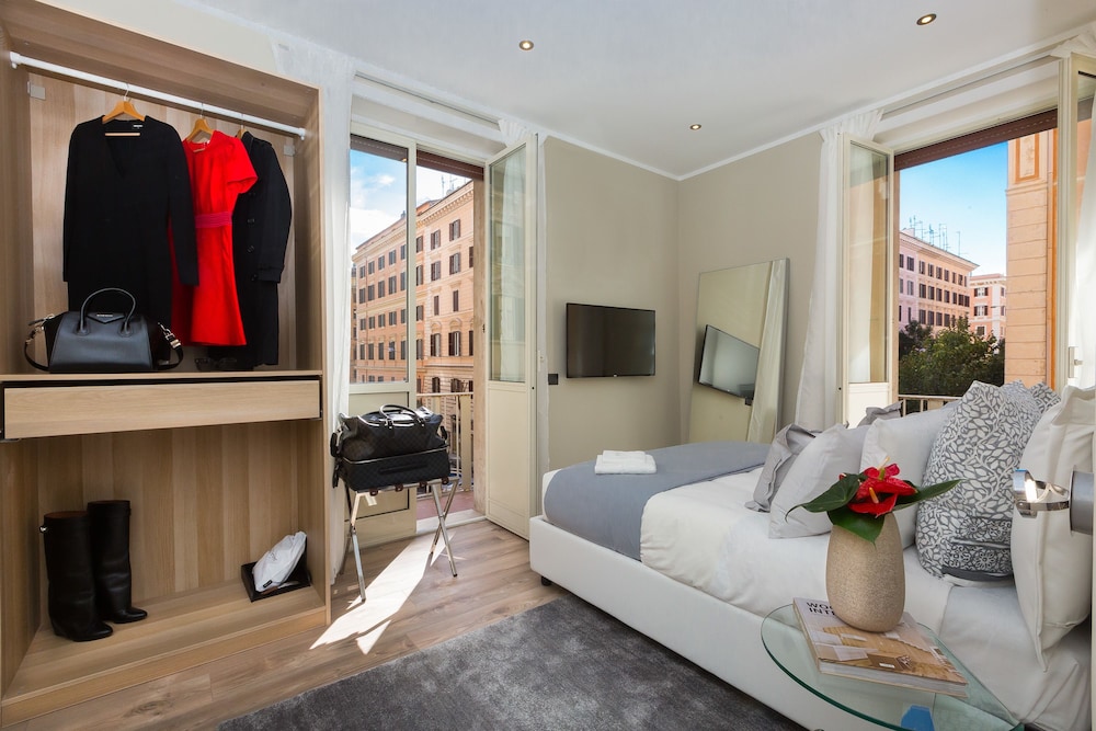 126 Gracchi Suites 33/47