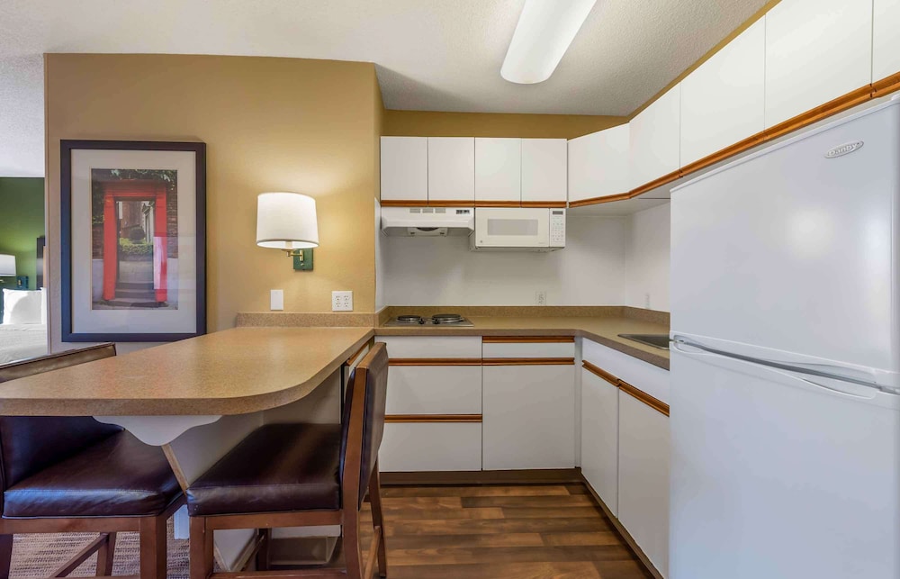 Studio6 Extended Stay Minneapolis Airport Eagan North MN 43/64