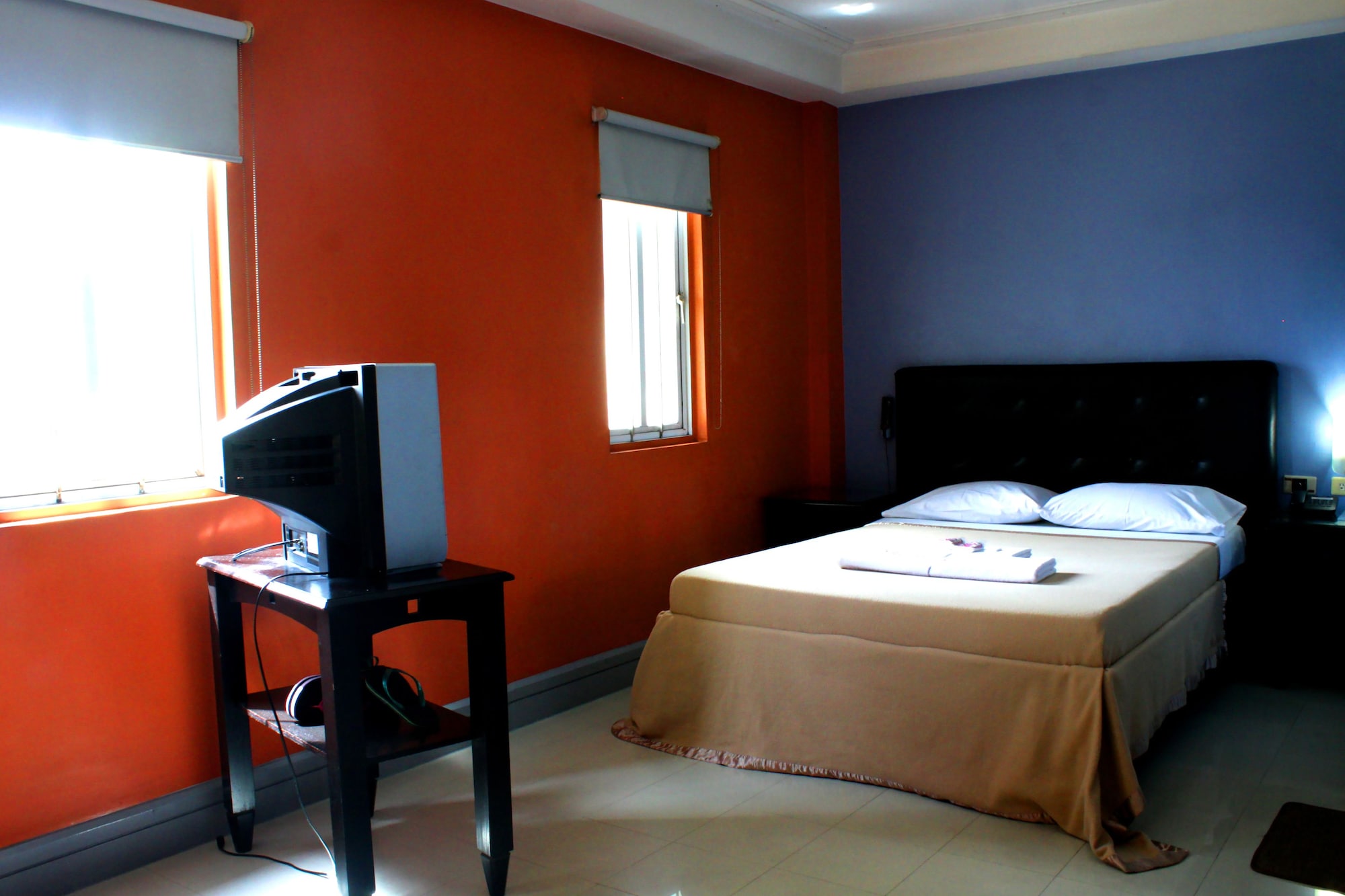 DOUBLE BED