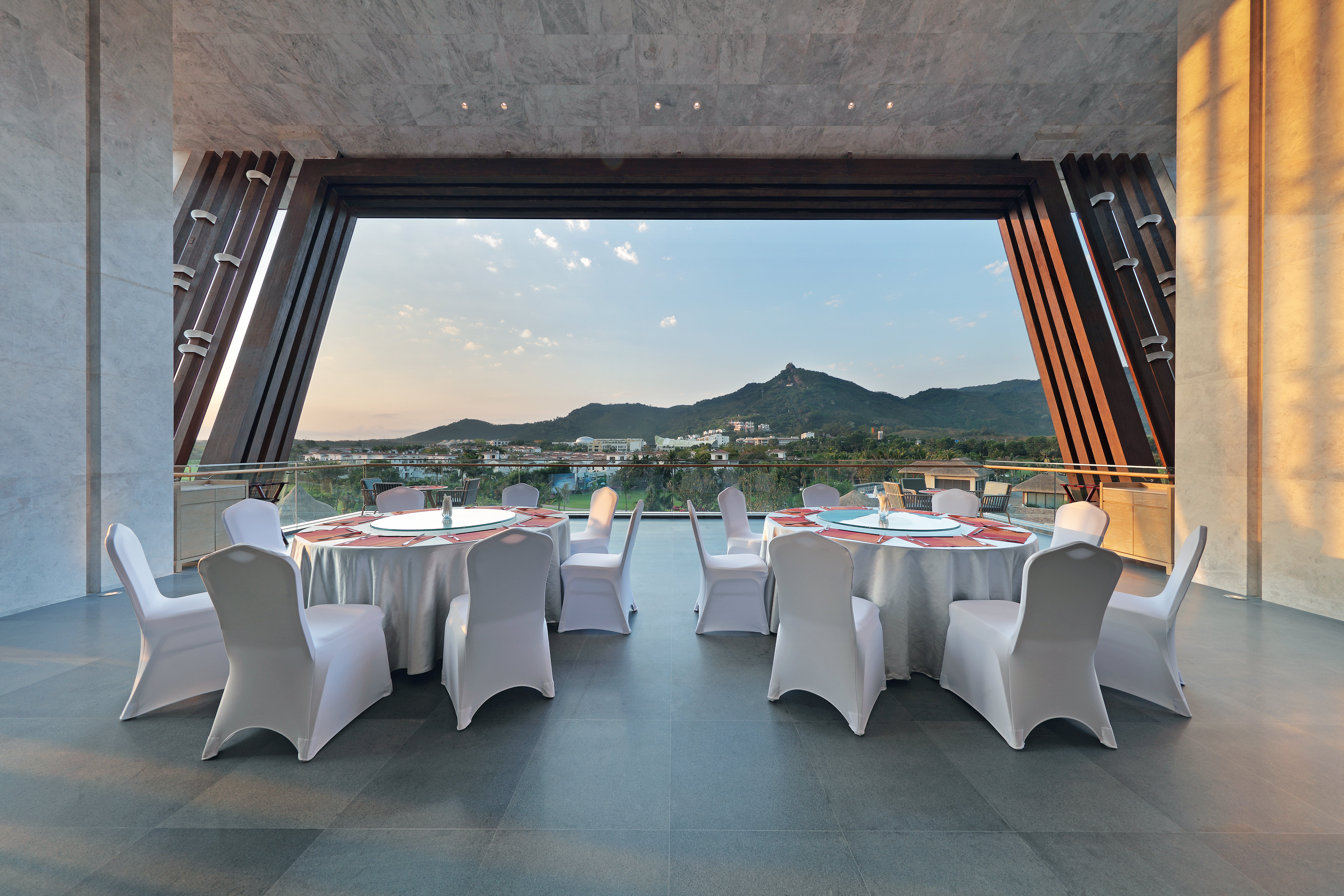 Holiday Inn Resort Qionghai Guantang 32/50