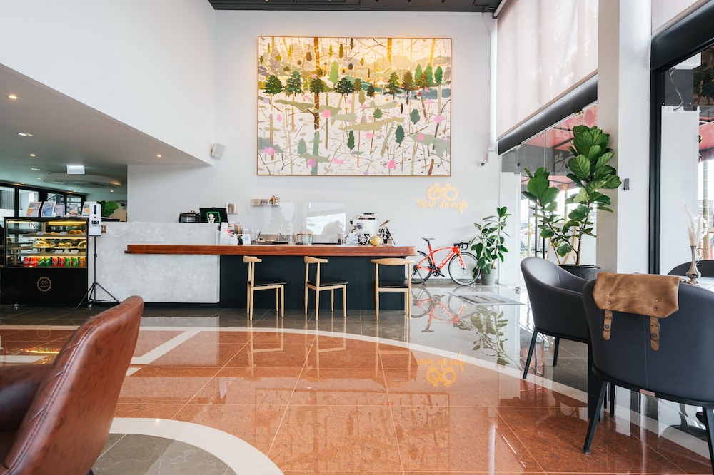 Tour De Phuket Hotel 56/71