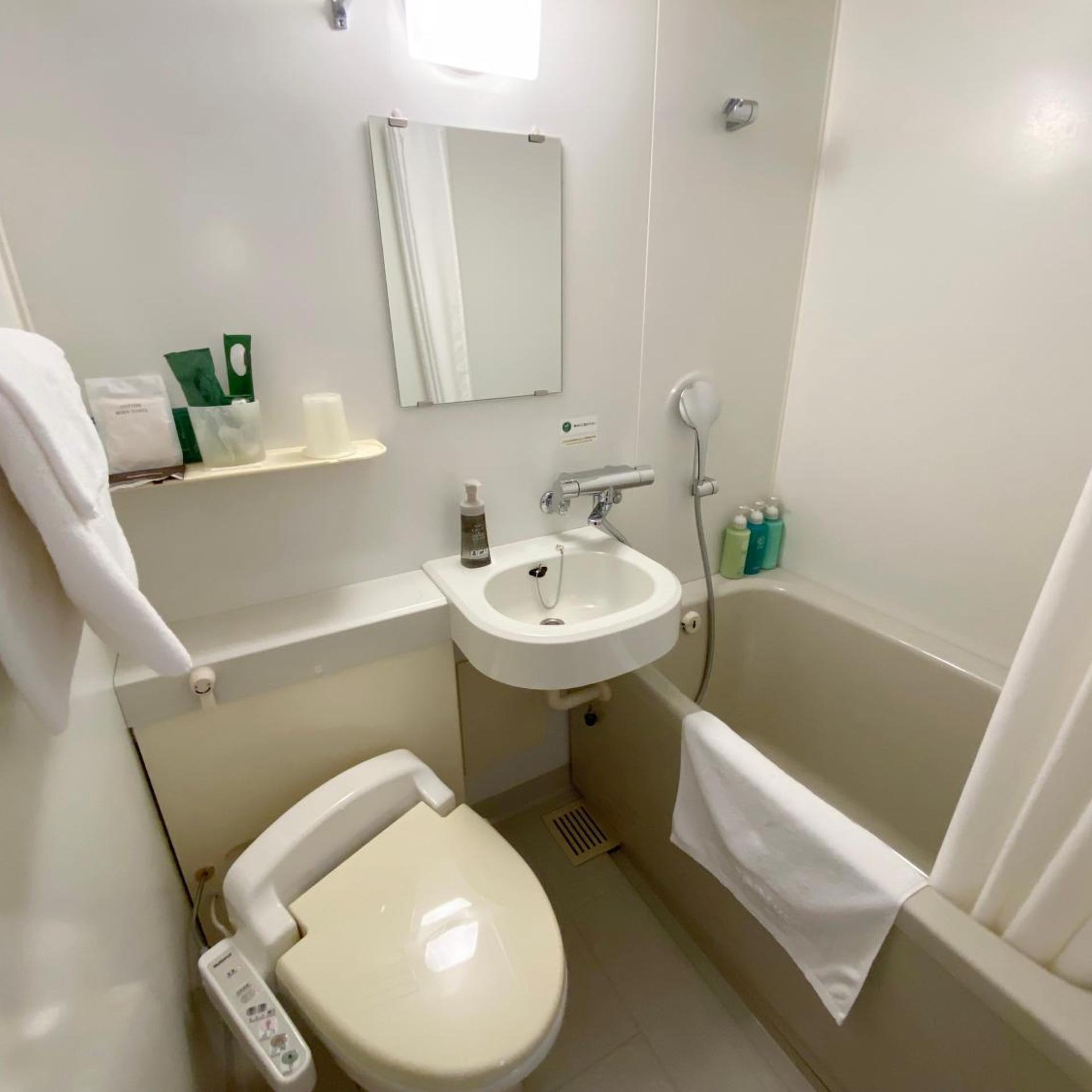 غرفة كومفورت بسرير نصف مزدوج، Hotel Route-Inn Uozu 5/6