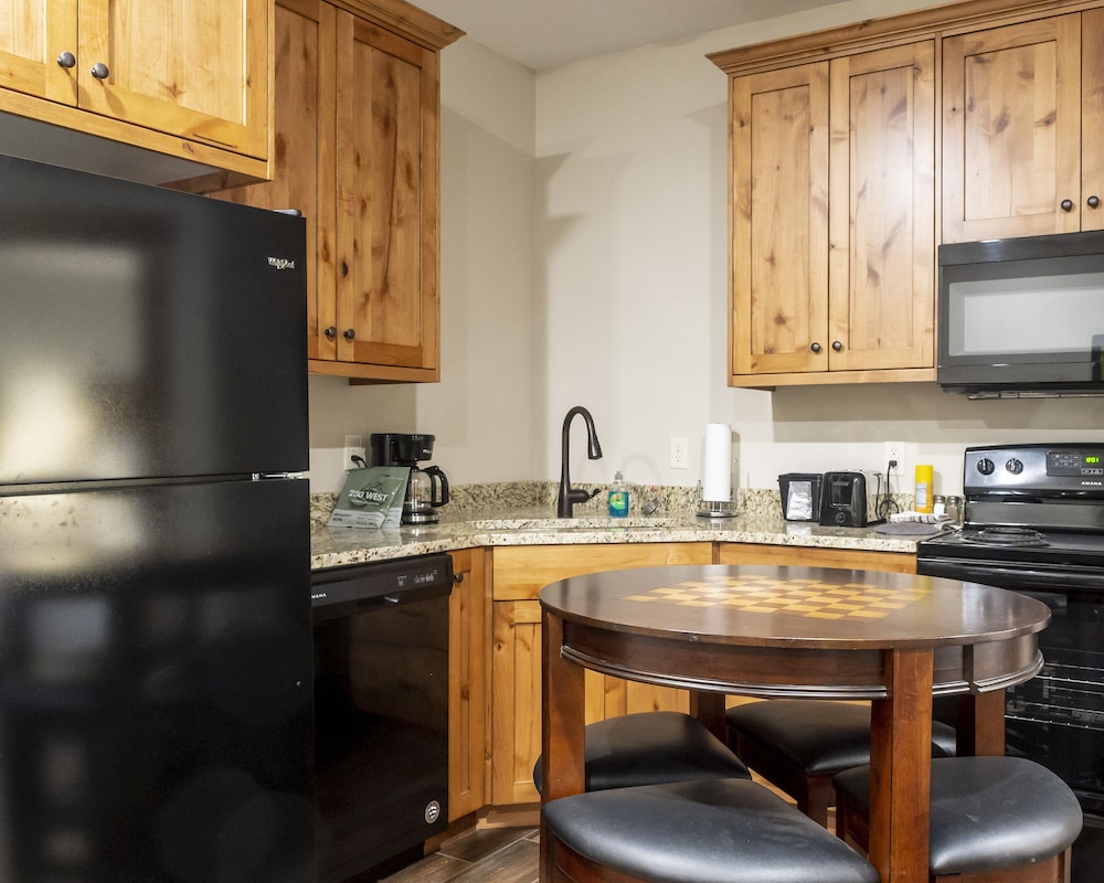 Sawtelle Mountain Resort 33/36