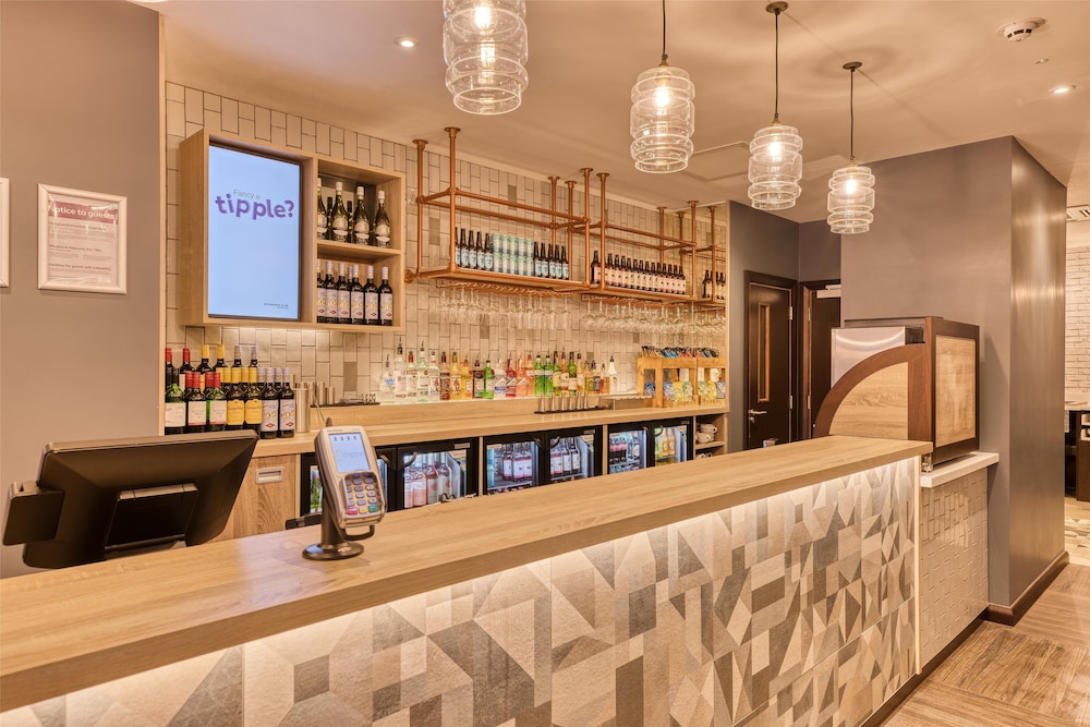 Premier Inn London Uxbridge Town Centre 30/44