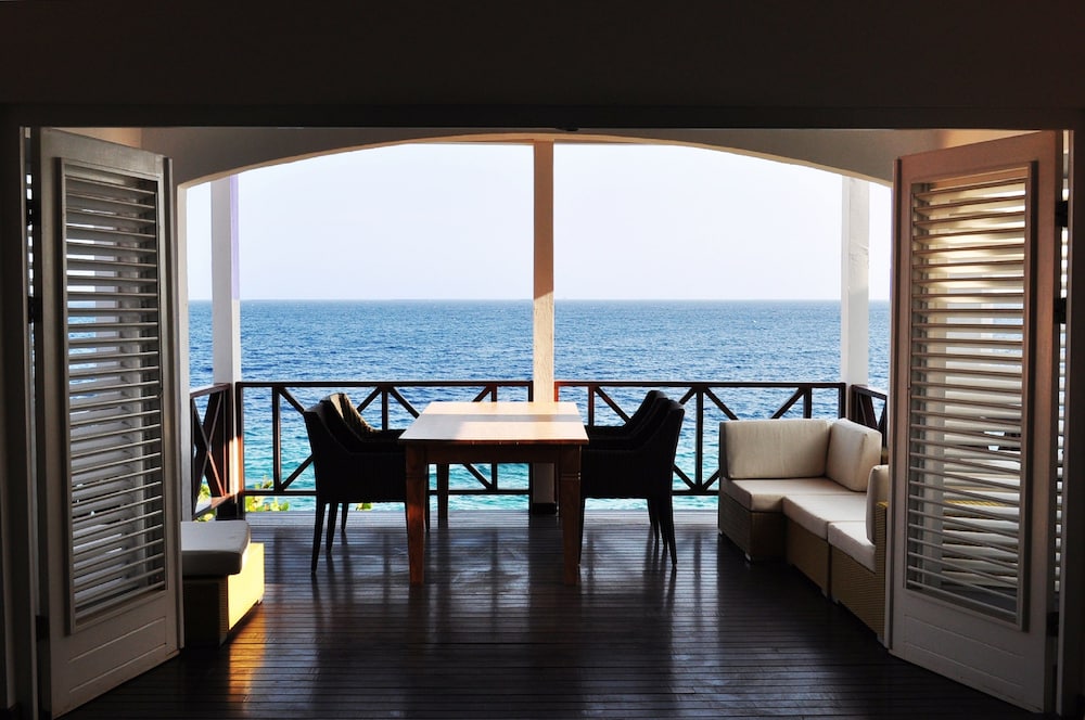 Scuba Lodge & Ocean Suites 42/76