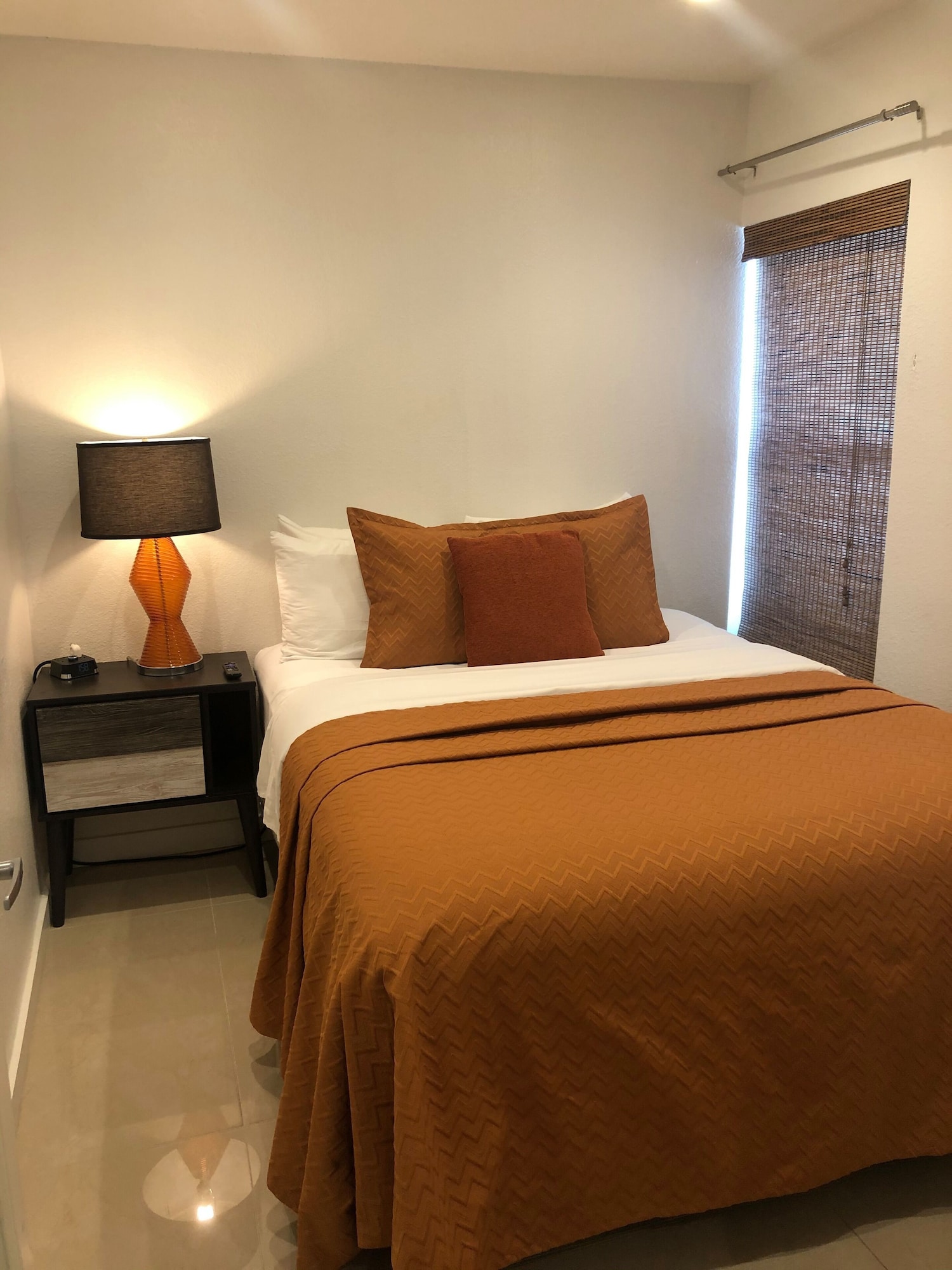 Palm, Suite, Queen Bed, Sofa