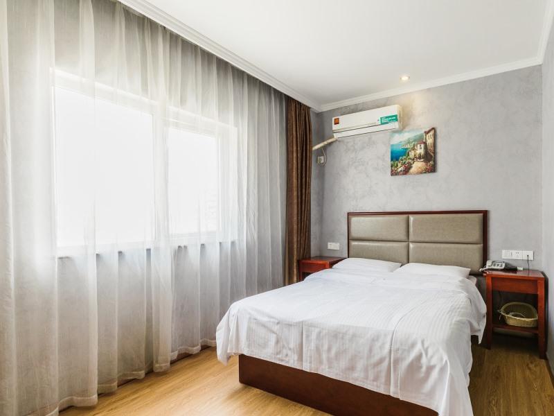 GreenTree Inn Shanghai Huinan Jinghai Road Express Hotel 35/48