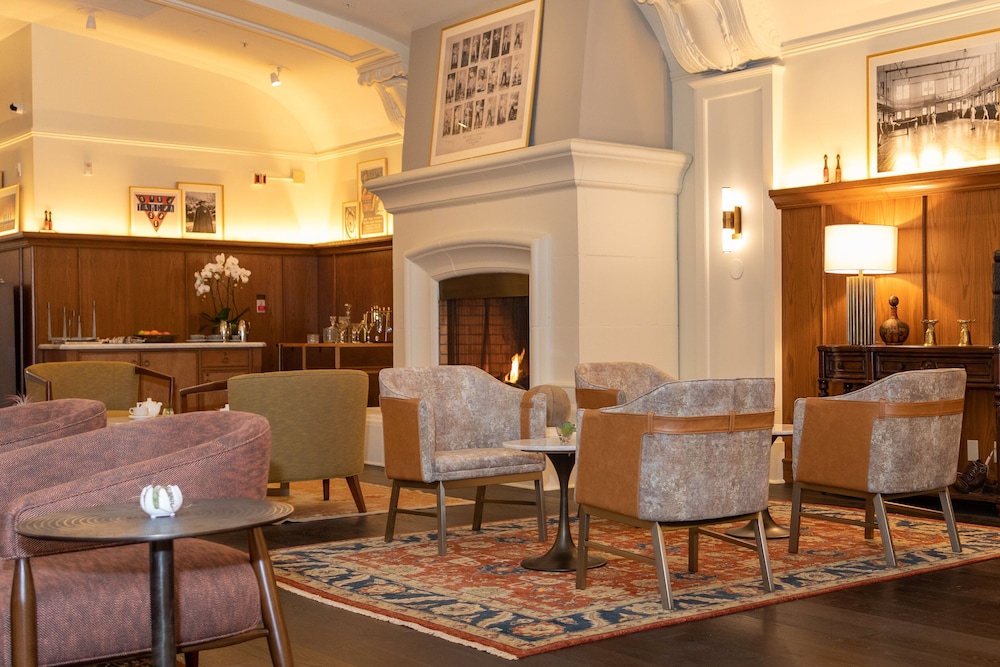 Harbor Court Hotel 55/73