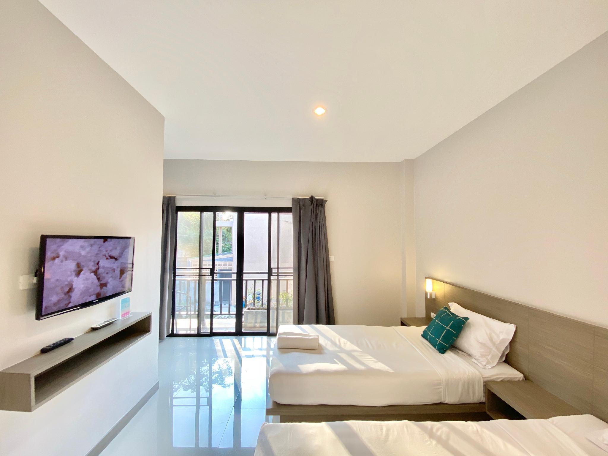 Superior, Twin Beds, Balcony